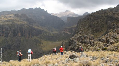 Splendide expédition de trek en Afrique, entre le Mont Kenya et le Kilimanjaro