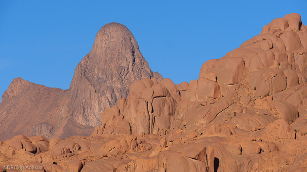 Randonnée chamelière dans le magnifique massif du Taessa en Agérie