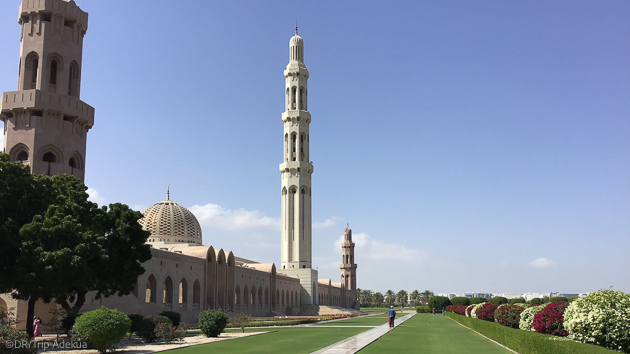 Découvrez la grande mosquée de Mascate au Sultanat d'Oman